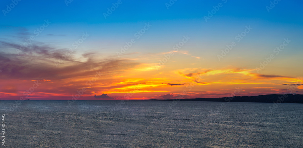 Fototapeta premium Sunset panorama over sea