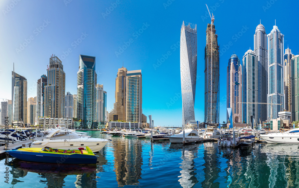 Fototapeta premium Panorama of Dubai marina