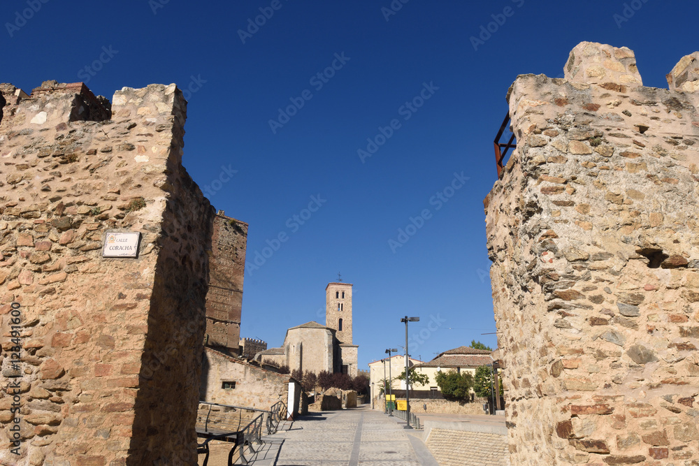 Walls and Santa Maria del Castillo; church; Buitrago de Lozoya; Comunidad; Madrid; Spain;