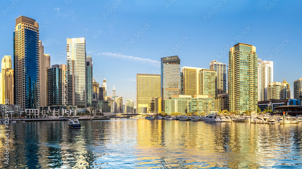 Fototapeta premium Panorama of Dubai marina