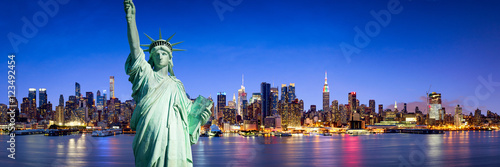 New York City Panorama bei Nacht © eyetronic