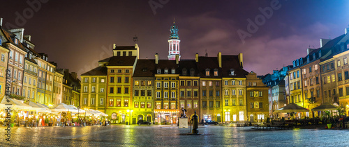 Fototapeta Naklejka Na Ścianę i Meble -  Old town sqare in Warsaw