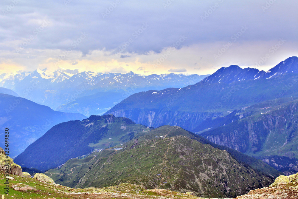 Obraz premium Scenic view of the Swiss mountains