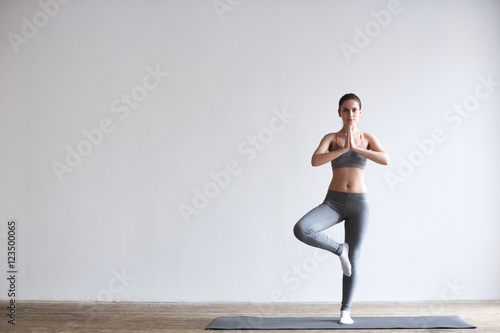Fototapeta Naklejka Na Ścianę i Meble -  Woman yoga.