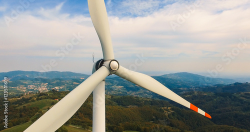 Obraz na płótnie Single wind turbine. w salonie