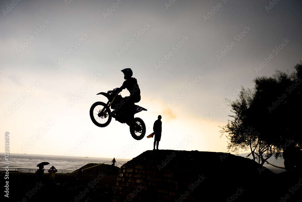 Naklejka premium kros motorla uçmak