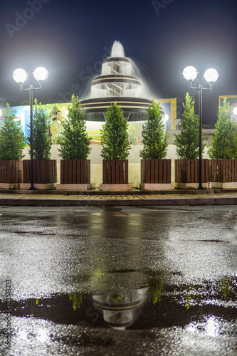 Circle fountain photo