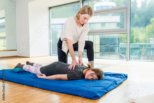 Shiatsu Massage - Energetische Körperarbeit photo