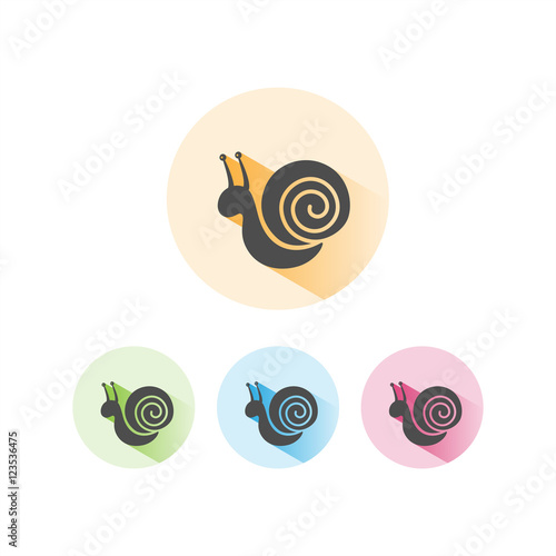 Icono de un caracol sobre fondos de colores