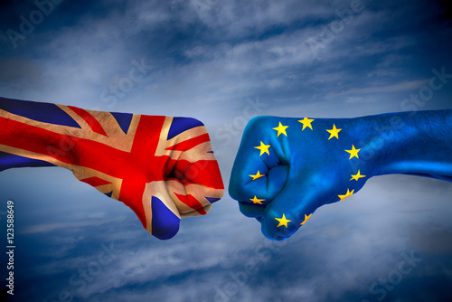 Brexit poings ciel