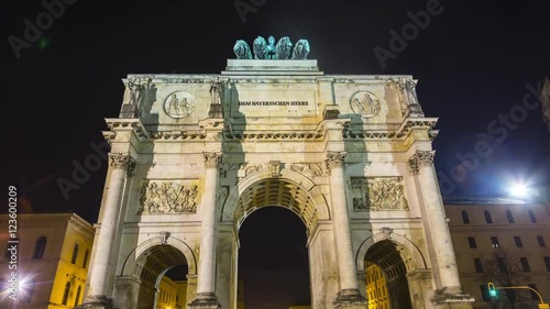 Zeitraffer - timelapse - Siegestor in München - Schwabin