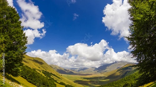 timelapse - castelluccio di norcia - umbria - italia