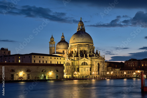 Canal Grande mit Santa Maria della Salute bei Nacht   Venedig © franke 182