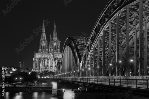 Illuminated bridge in Cologne at night in black and white © kelifamily