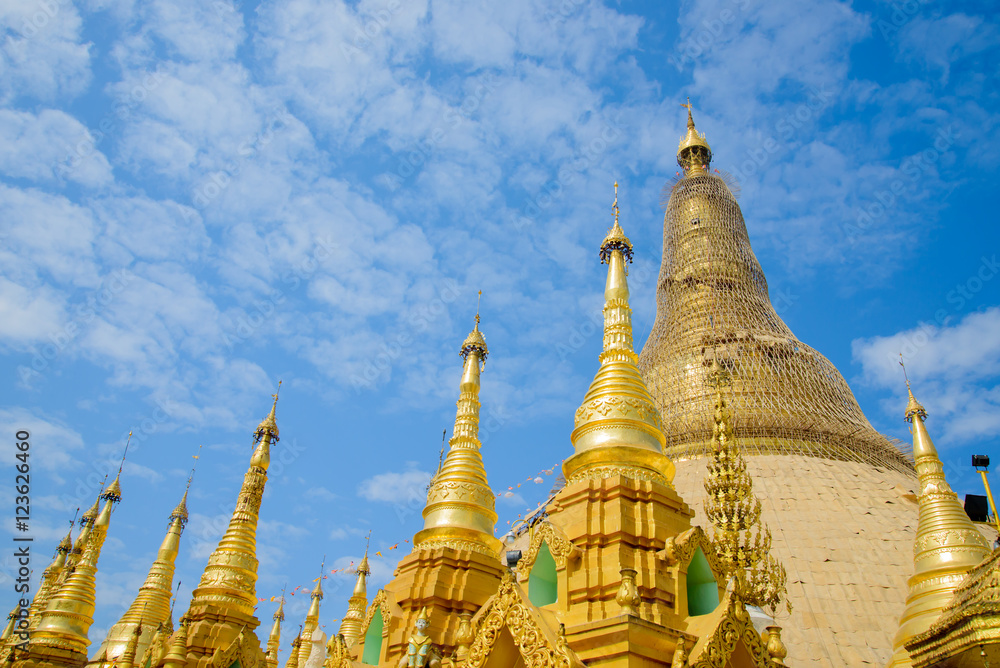 Naklejka premium Myanmer famous sacred place and tourist attraction landmark - Shwedagon Paya pagoda. Yangon, Myanmar