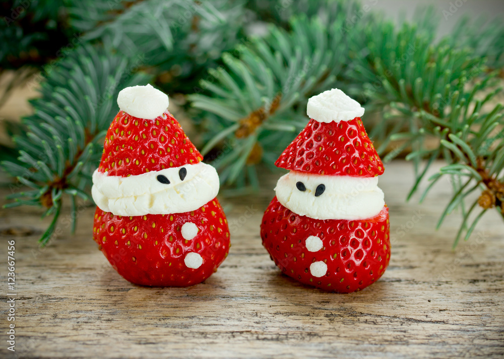 Creative ideas for edible gifts for kids - christmas strawberry