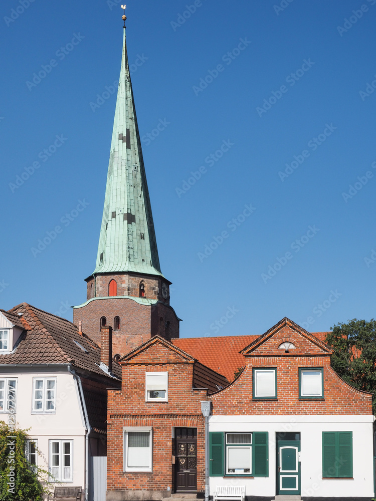 Lübeck Travemünde, St.-Lorenz Kirche mit Wohngebäuden Lübeck Travemünde, St.-Lorenz Kirche mit Wohngebäuden