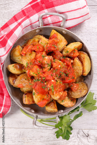 fried potato and tomato sauce