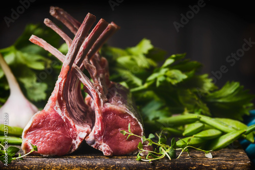 Tableau sur toile Raw racks of lamb