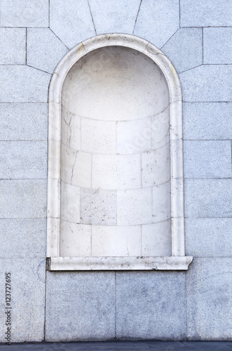 Slika na platnu semicircular niche empty in a granite wall