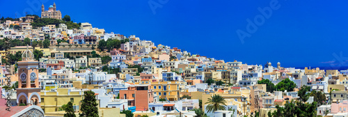 Colors of Greece series - Syros island, vie of Ano Syros village © Freesurf