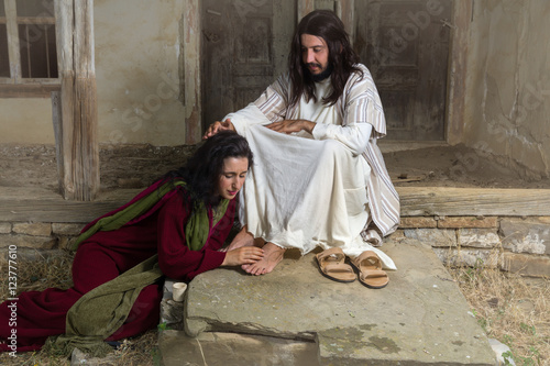 Tableau sur toile Mary of Bethany anointing Jesus