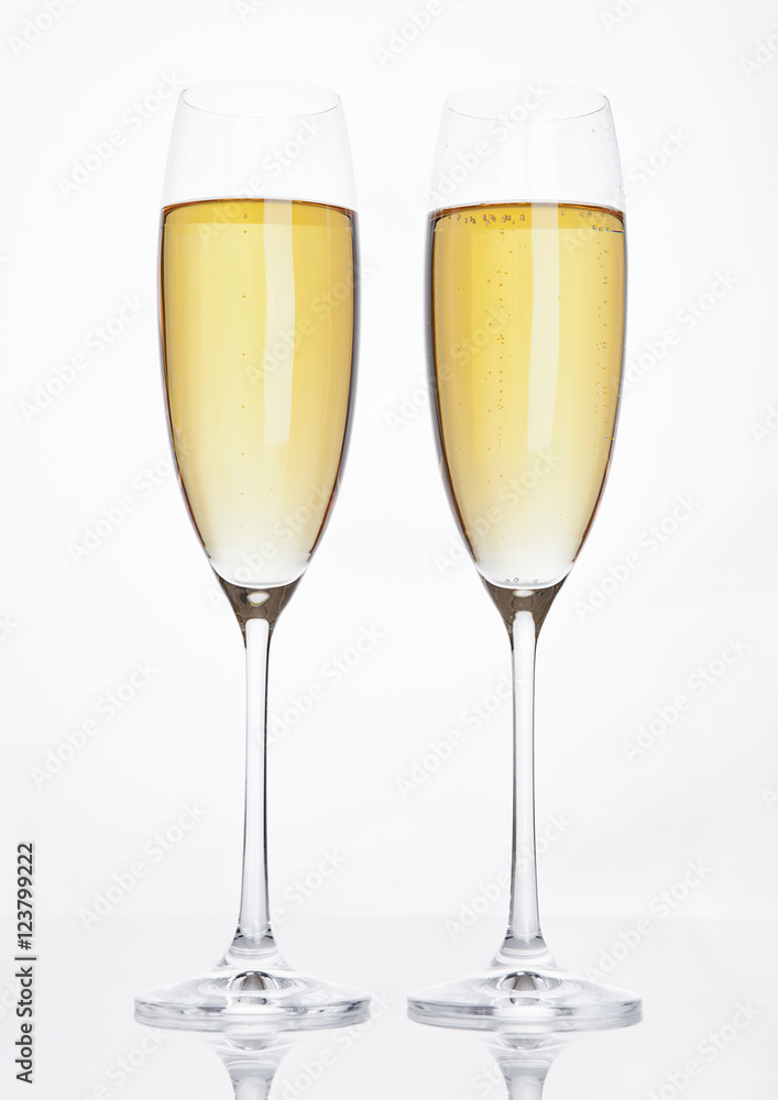 Glasses of sparkling champagne with bubbles white