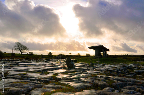 Pulnabrone Dolmen photo