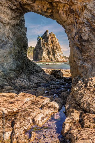 Hole in the wall, is an arch that you can reach at low tide at the end of Rialto Beach in Olympic National Park