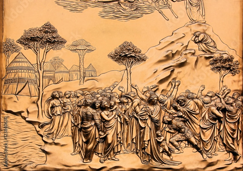 Moïse reçoit les tables de la Loi : détail de la Porte du Paradis, baptistère de Florence