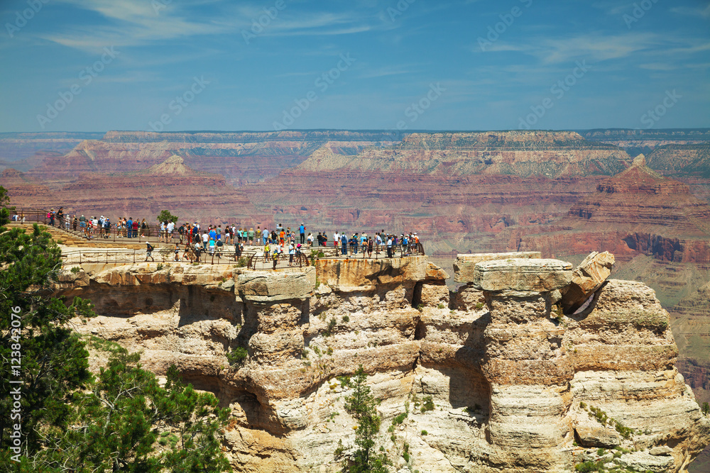 Crowded view point at the Grand Canyon National park