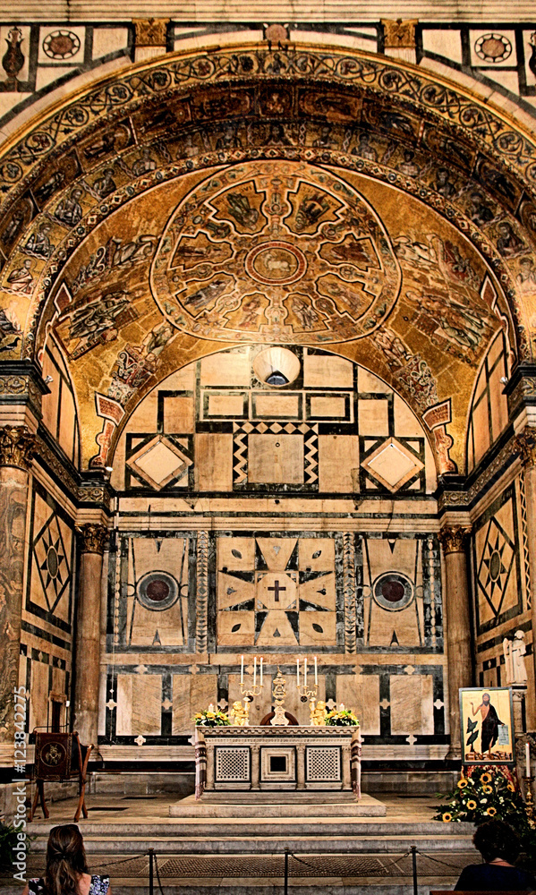 Fototapeta premium Autel dans le baptistère de Florence