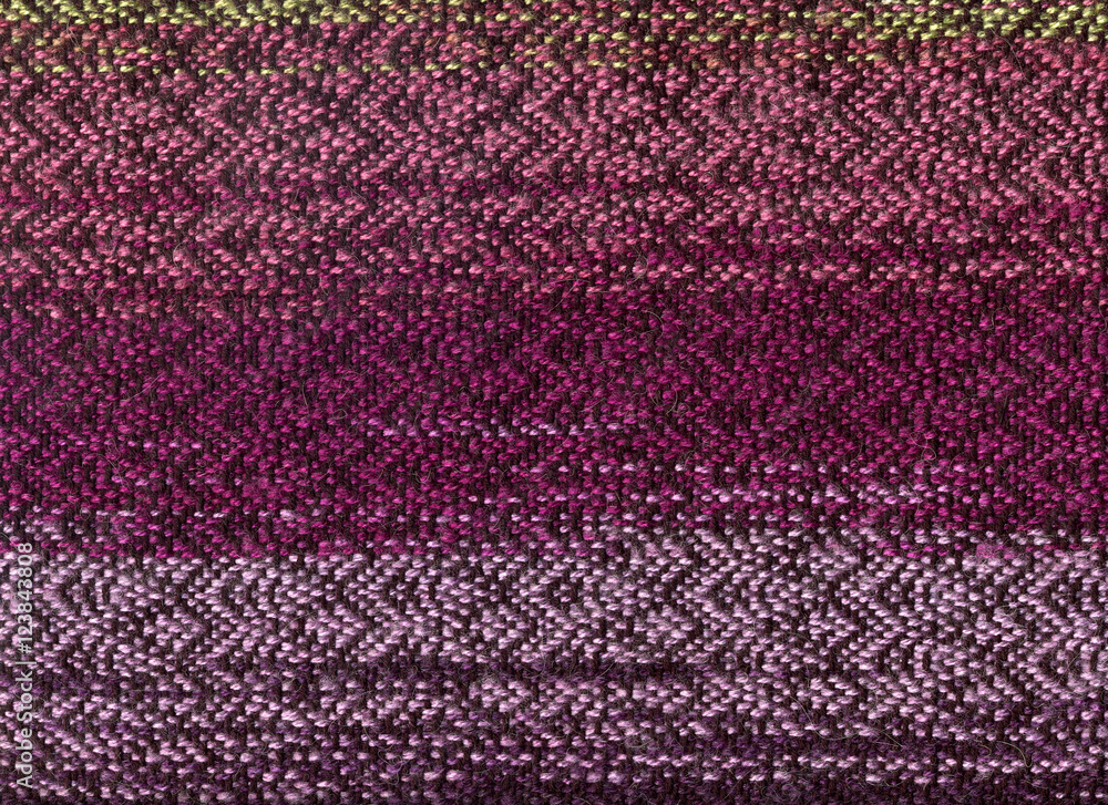 Colorful weaving with monochrome weft