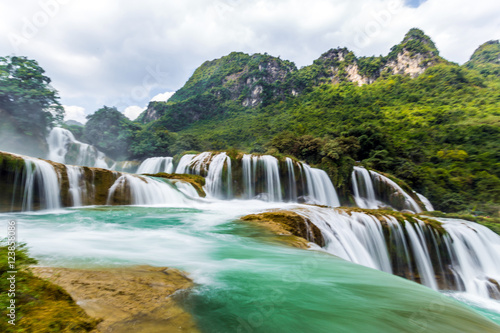 Fototapeta Naklejka Na Ścianę i Meble -  Bangioc waterfall in Caobang, Vietnam