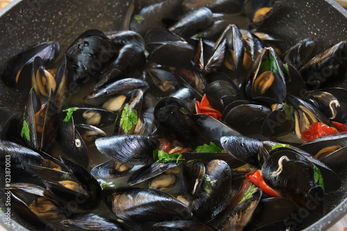 impepata di cozze or peppered mussels