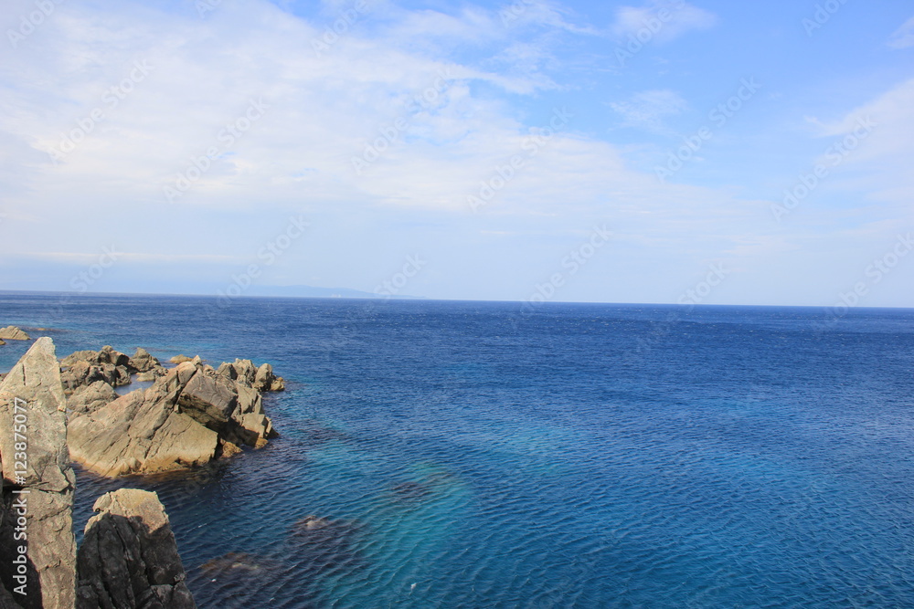 海と岩場 海と岩場