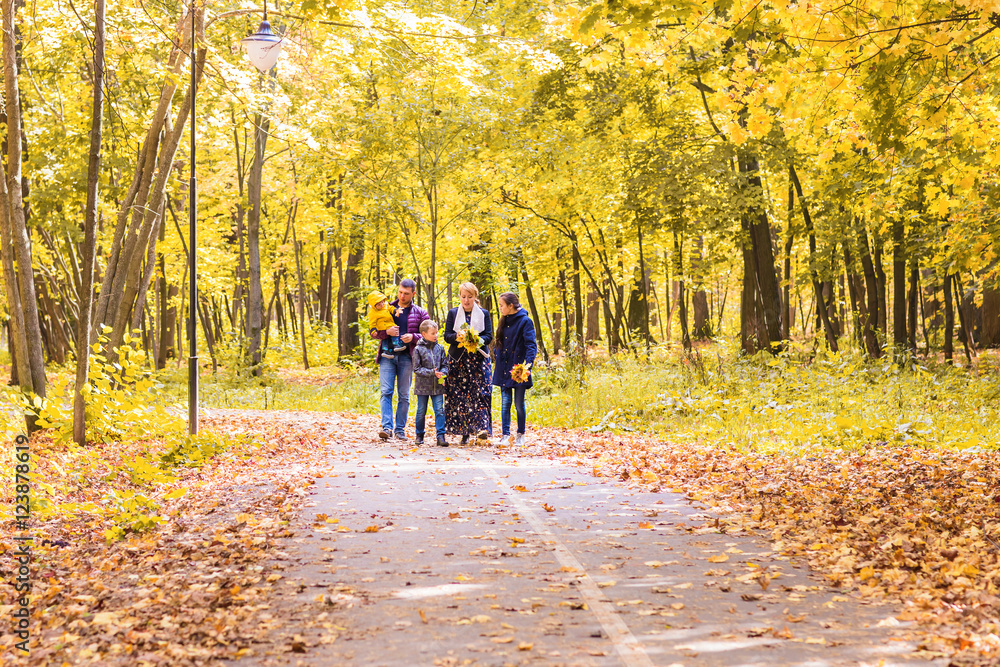 Fototapeta premium Family On Walk In Countryside