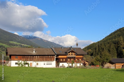 Pinzgauer Landschaft (Salzburger Land in Österreich). photo