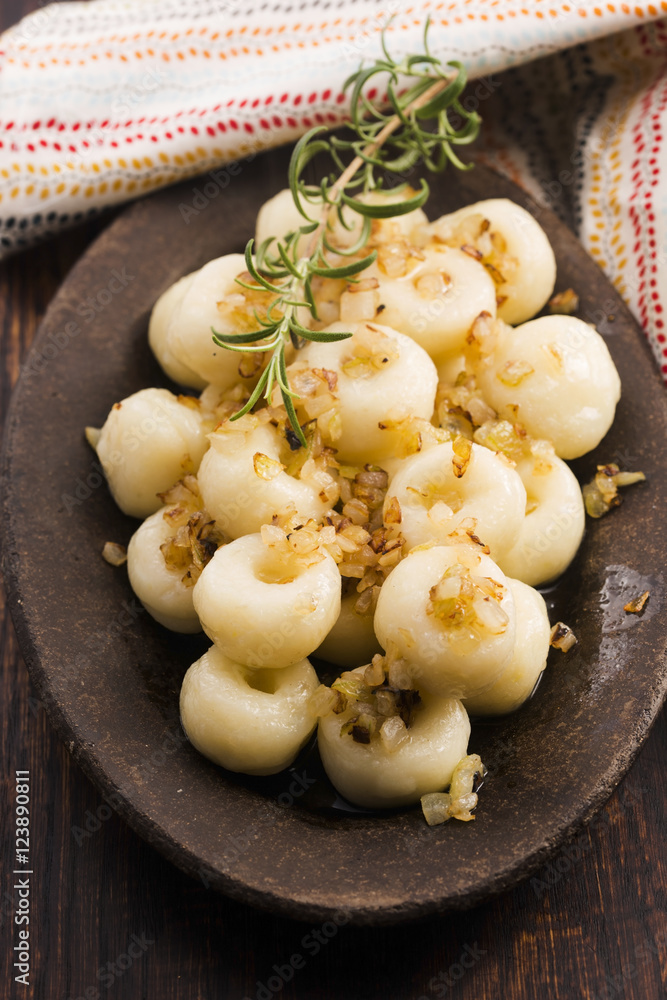 Silesia noodles with onion Silesia noodles with onion