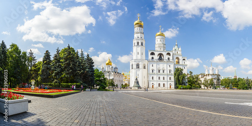 Москва. Колокольня Ивана Великого в кремле photo