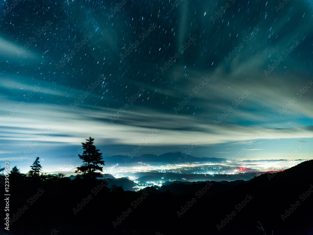 Fototapeta premium 上田市と星空