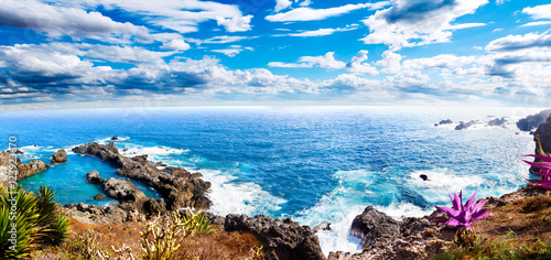 Paisaje idilico isla de Tenerife.Mar y cala.Paisaje marino pintoresco en Islas Canarias.Viajes y aventuras