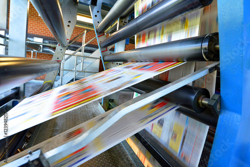 Druckmaschine Rollenoffset in einer Zeitungsdruckerei // printing machine roll offset in a newspaper printing company photo