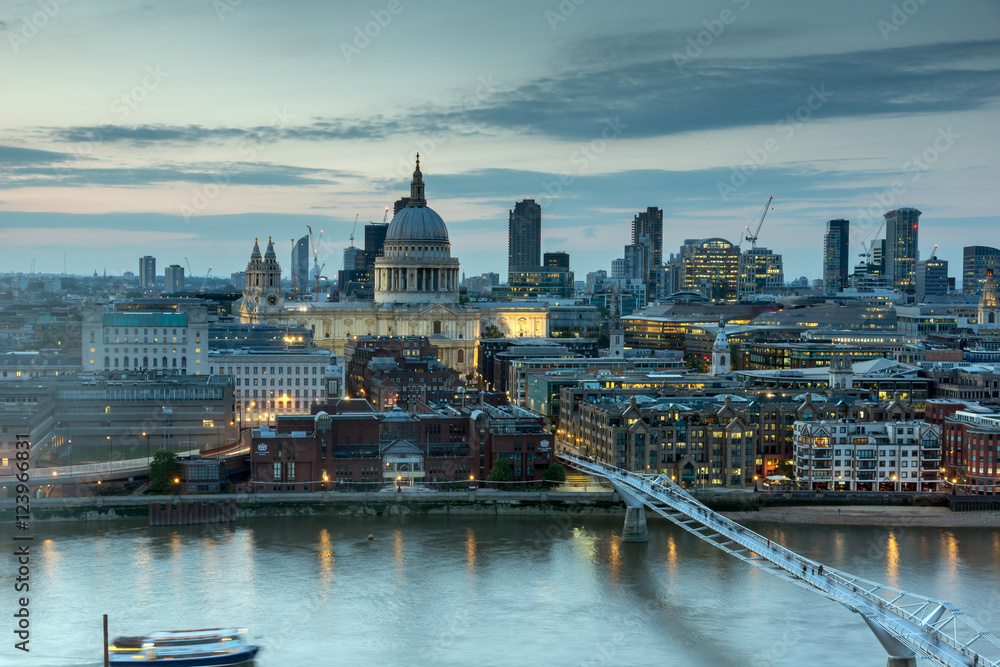 Obraz premium Sunset panorama of city of London, Thames river and St. Paul's Cathedral, England, Great Britain