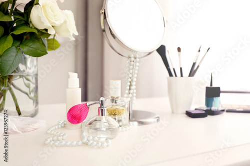 Canvastavla Perfume on light dressing table