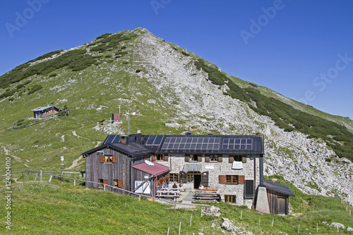 Weilheimer Hütte im Estergebirge photo