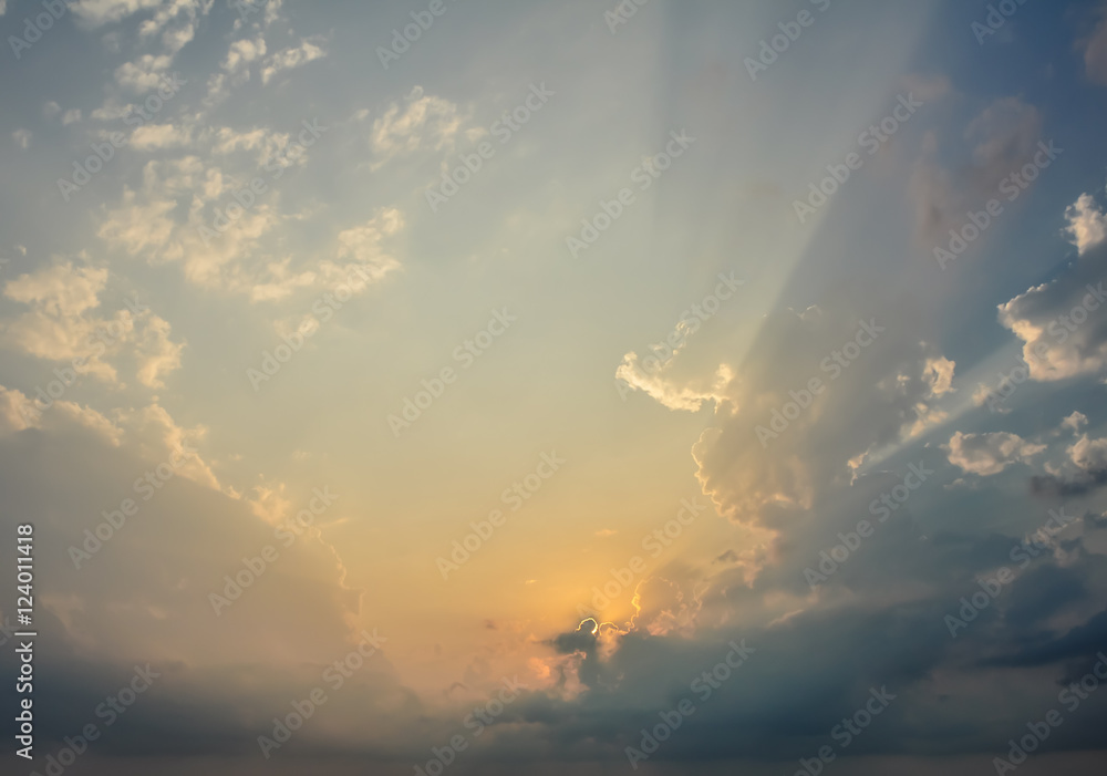 Gentle sunset with sun rays wallpaper
Gentle sunset with sun rays wallpaper