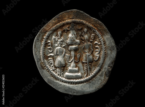 Obraz na płótnie Ancient silver Sassanian coin isolated on black w salonie