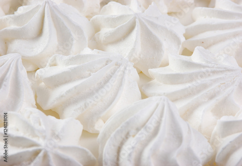 white meringue cake