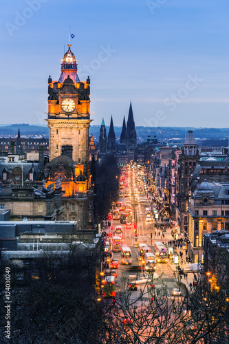 Old town Edinburgh and Edinburgh castle at night, Scotland UK